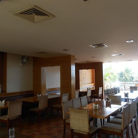 Jade Beach Resort Tirupporur Esterno foto