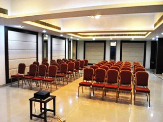 Jade Beach Resort Tirupporur Esterno foto