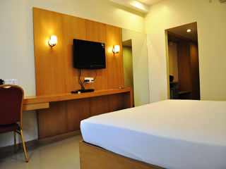 Jade Beach Resort Tirupporur Esterno foto