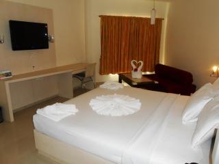 Jade Beach Resort Tirupporur Esterno foto